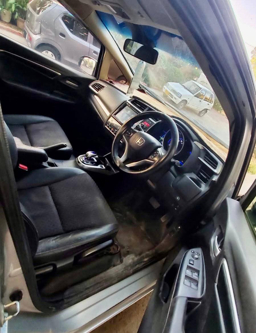 Honda Fit 1.5 Hybrid (2015)