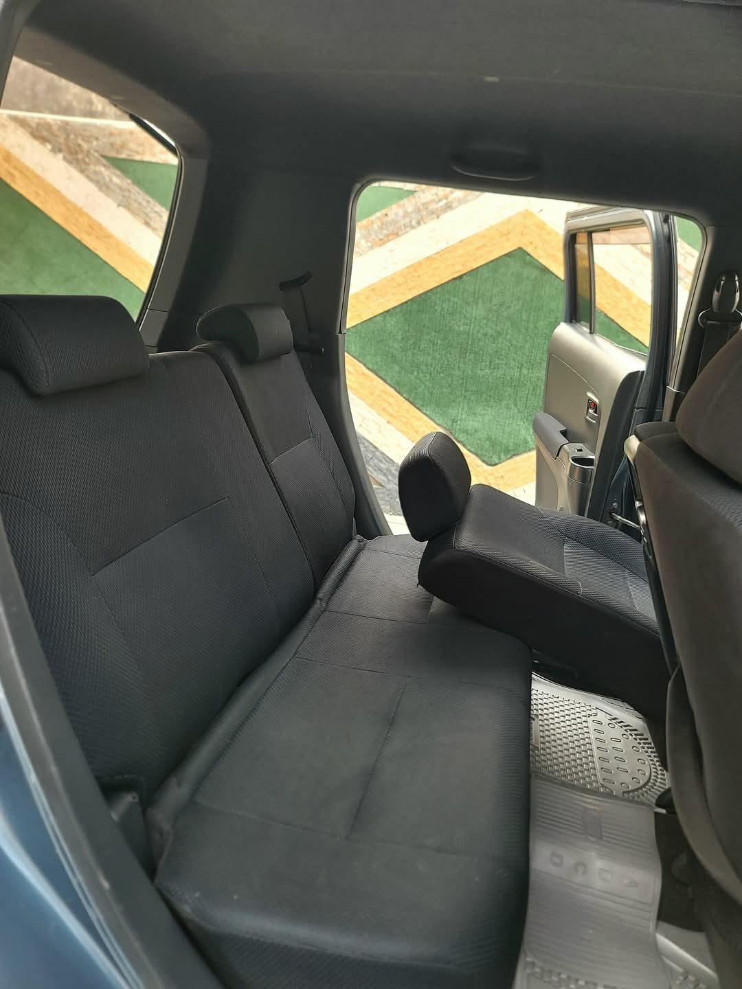 Toyota B B (Black Box)(2006)