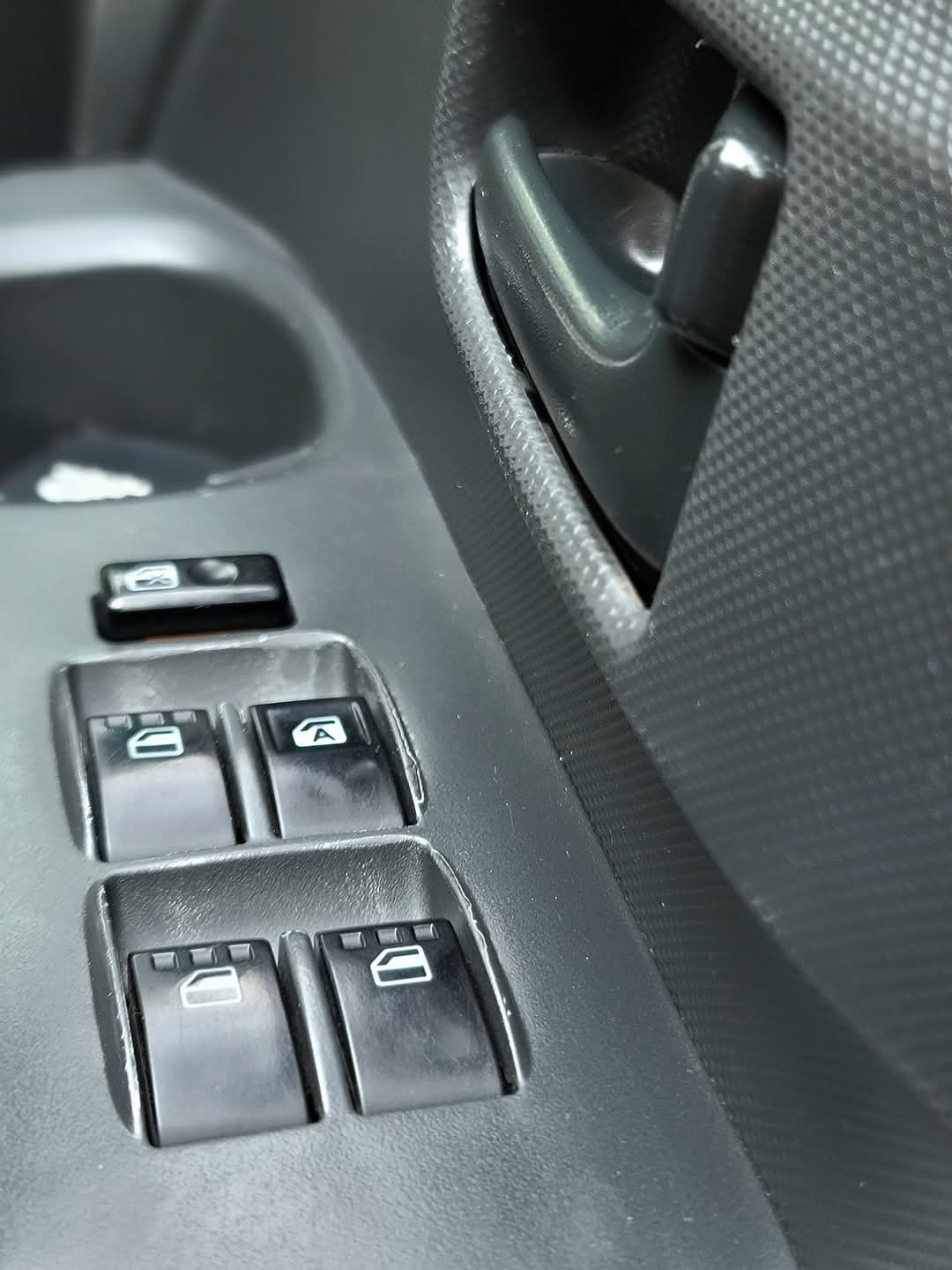 Toyota B B (Black Box)(2006)