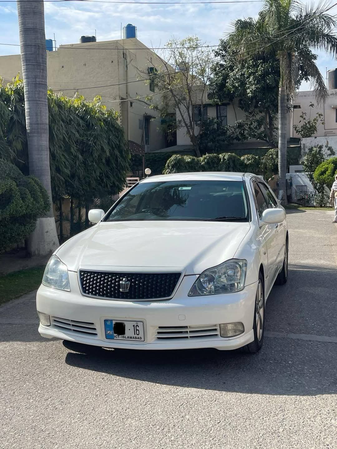 TOYOTA CROWN (2006)