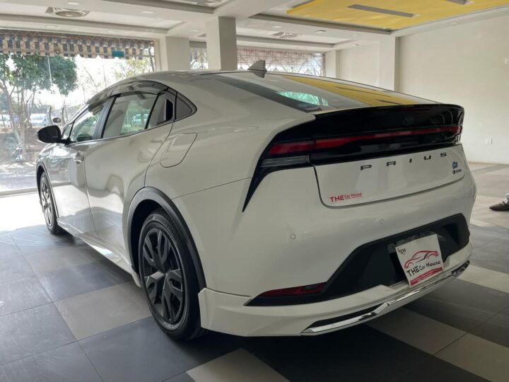 TOYOTA PRIUS (2023)