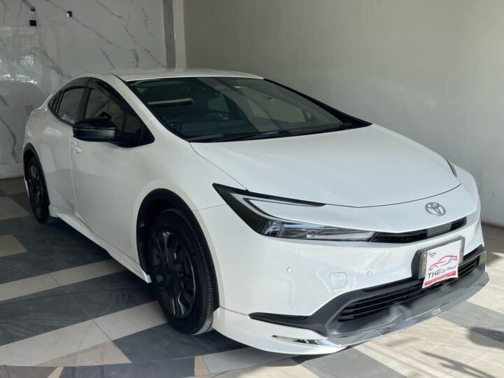 TOYOTA PRIUS (2023)