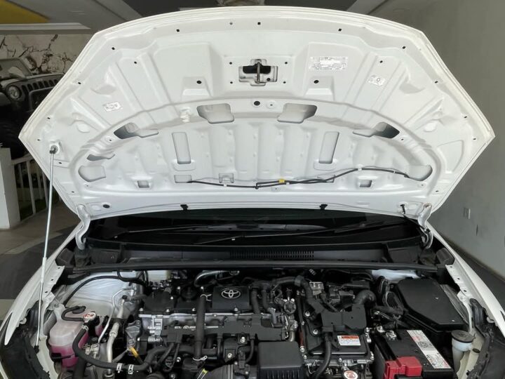 TOYOTA PRIUS (2023)