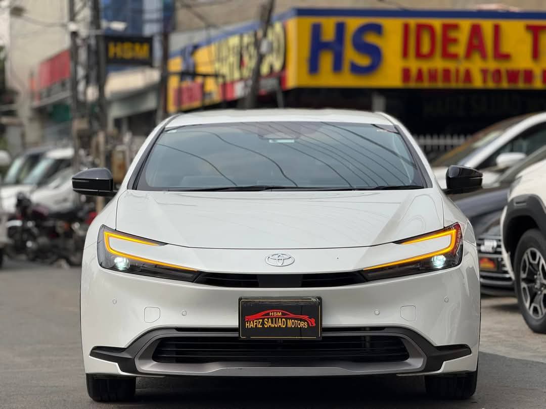 Toyota prius u (2023)