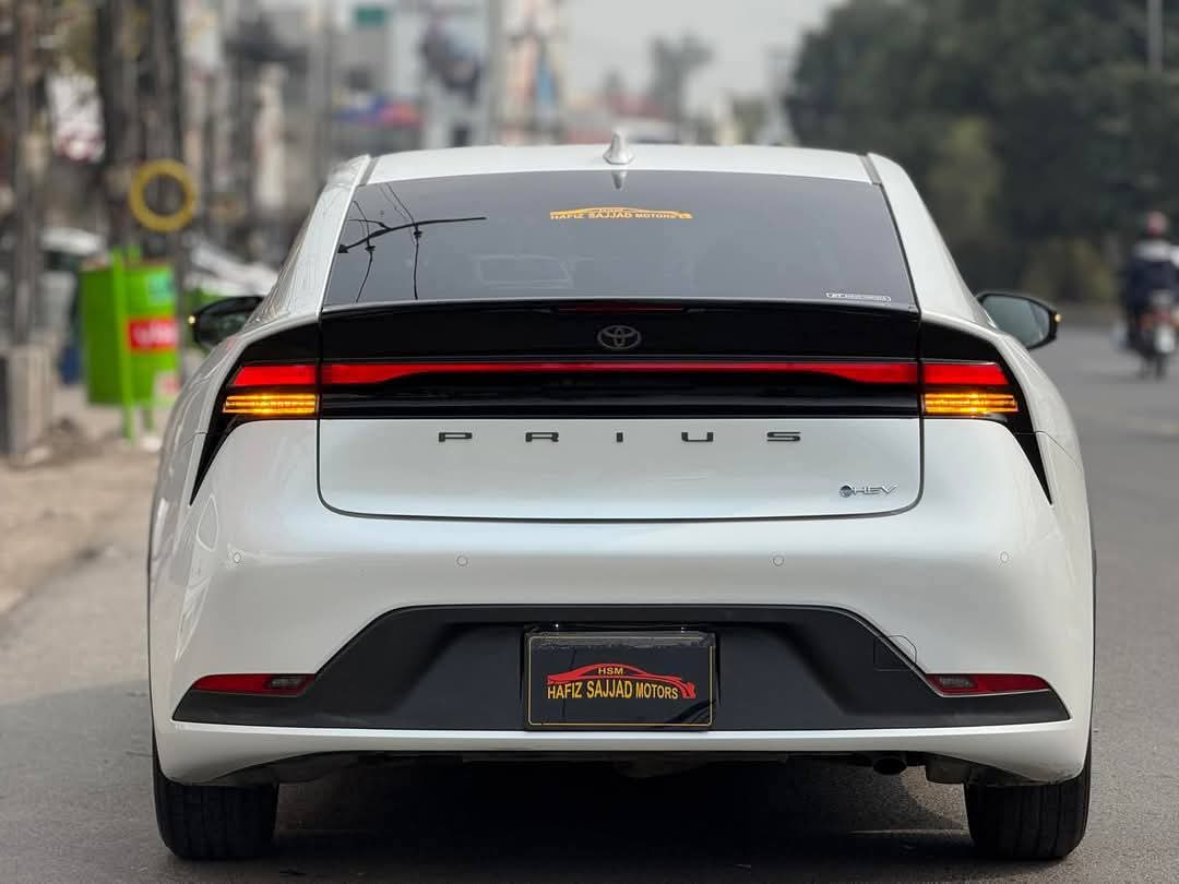 Toyota prius u (2023)