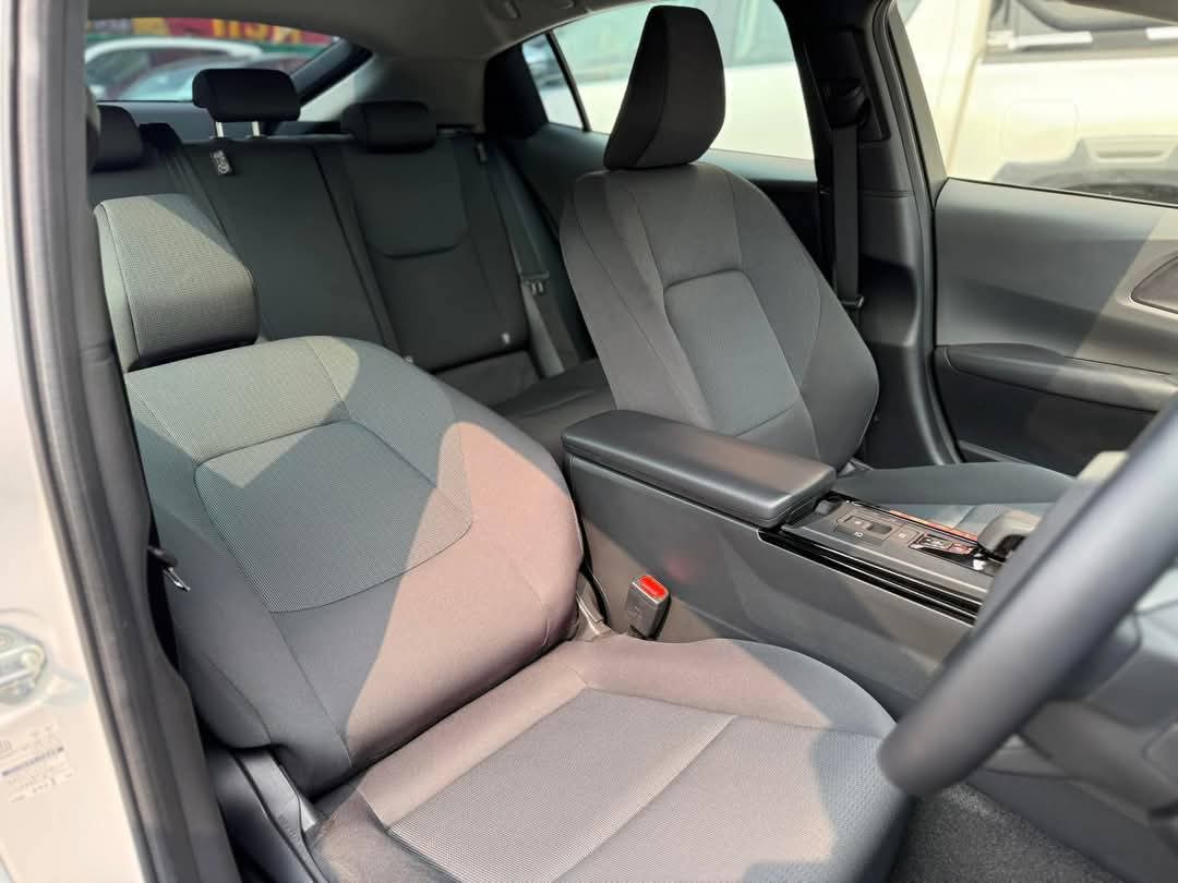 Toyota prius u (2023)