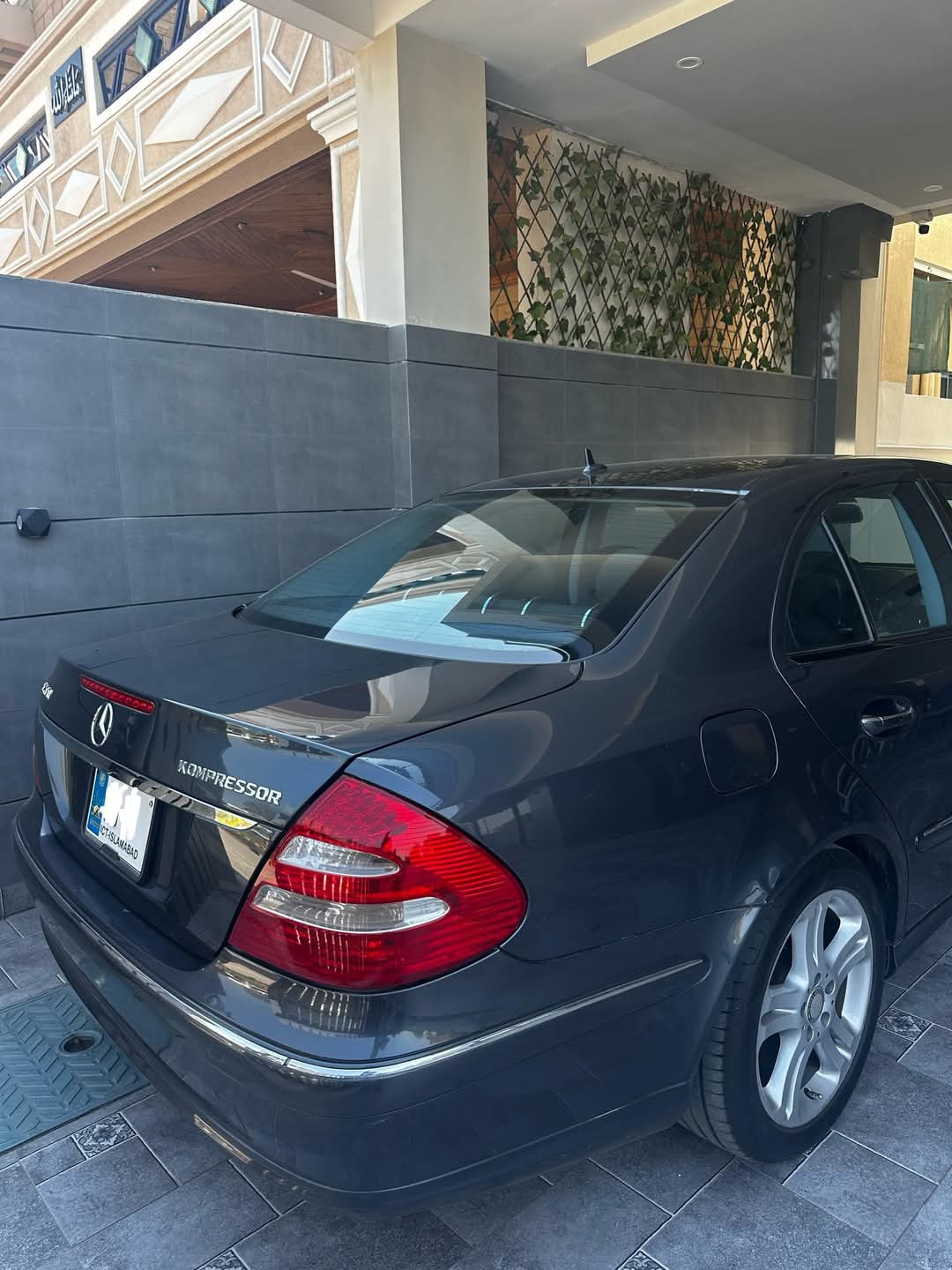 Mercedes Benz E Class (2008)