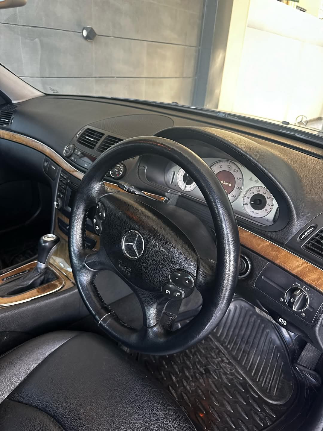 Mercedes Benz E Class (2008)