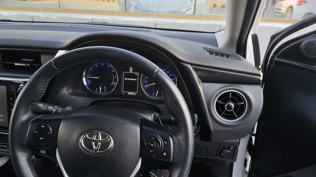 Toyota altis grand 1.8(2022)