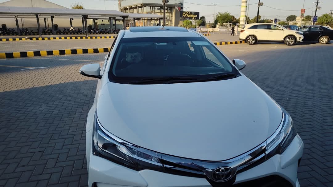 Toyota altis grand 1.8(2022)