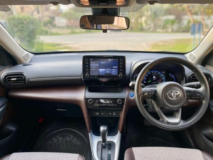Toyota Yaris Cross E-Four(2021)