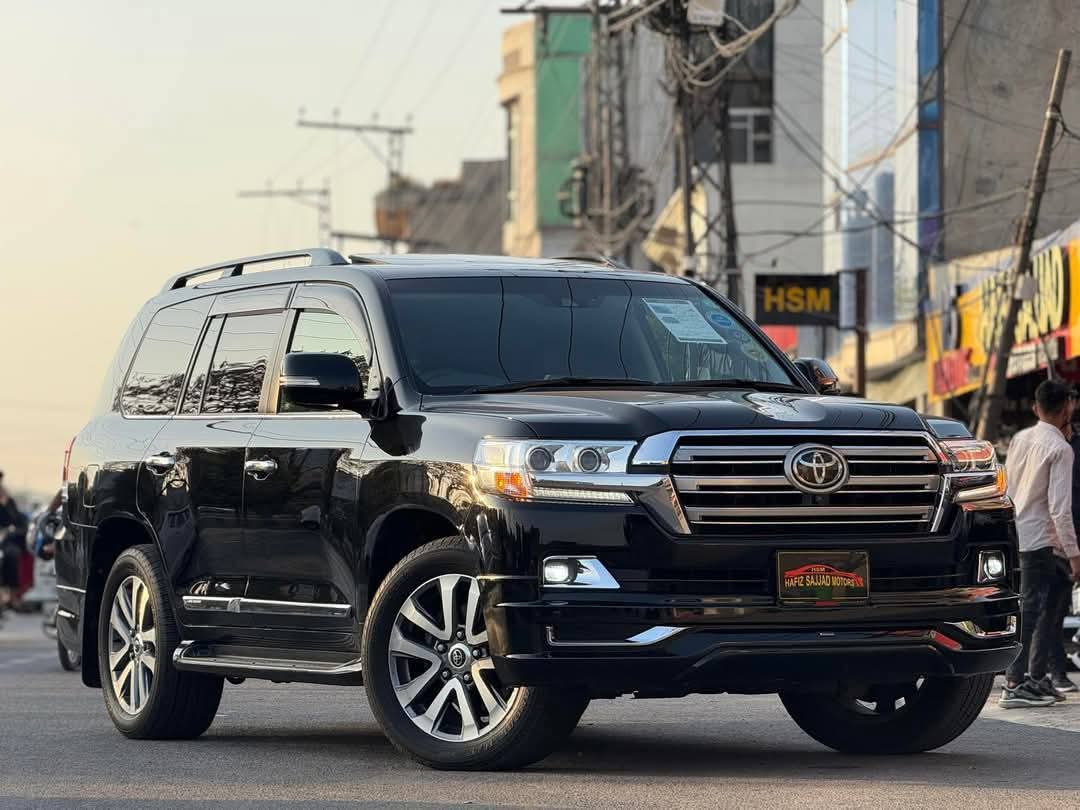 LAND CRUISER ZX (2016)