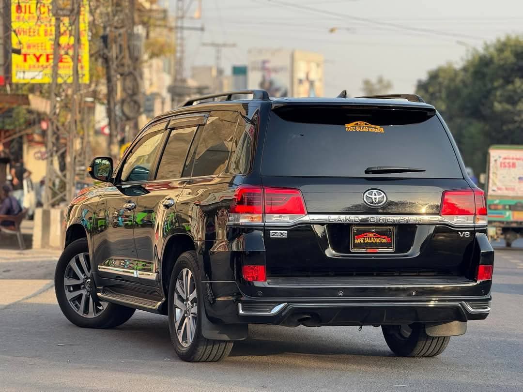 LAND CRUISER ZX (2016)