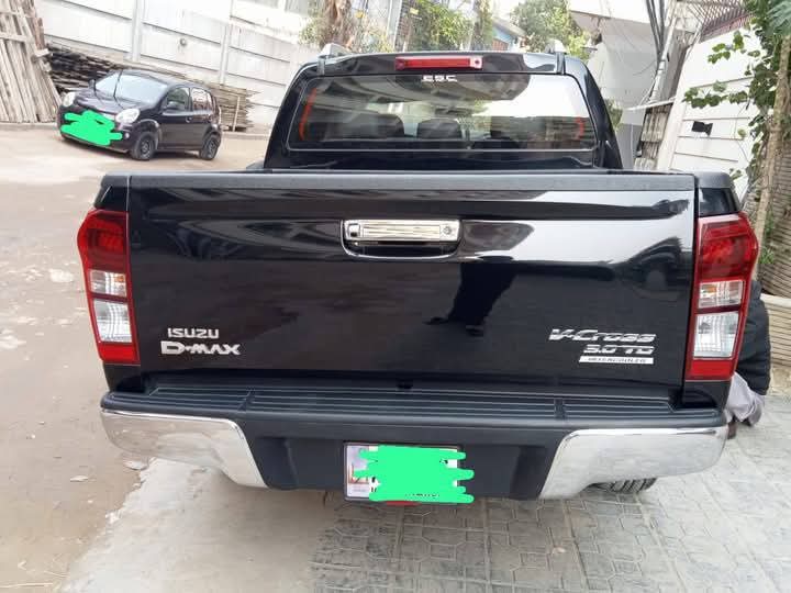 ISUZU D-MAX V CROSS(2021)