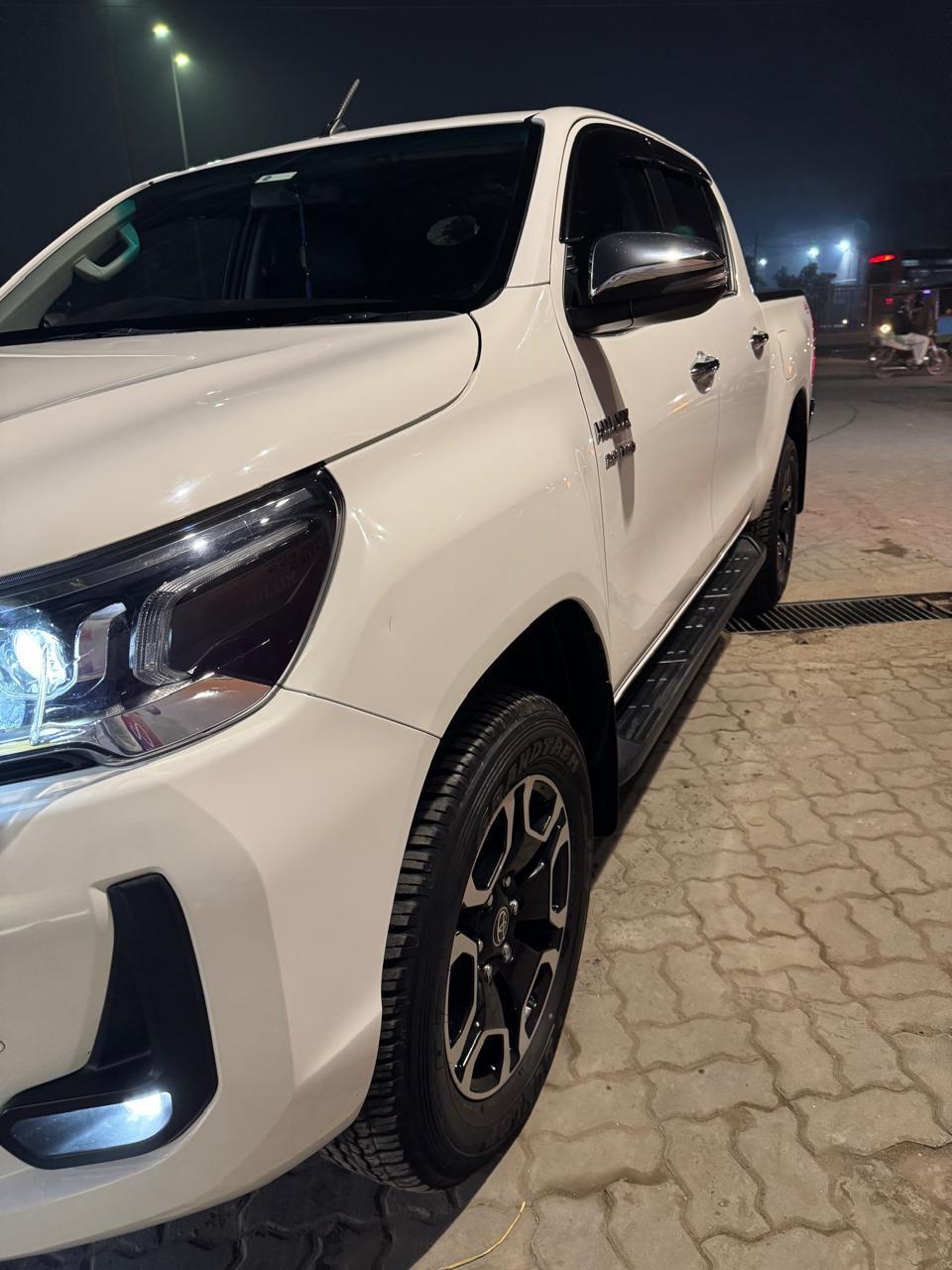 Toyota Hilux Revo V 2.8 D