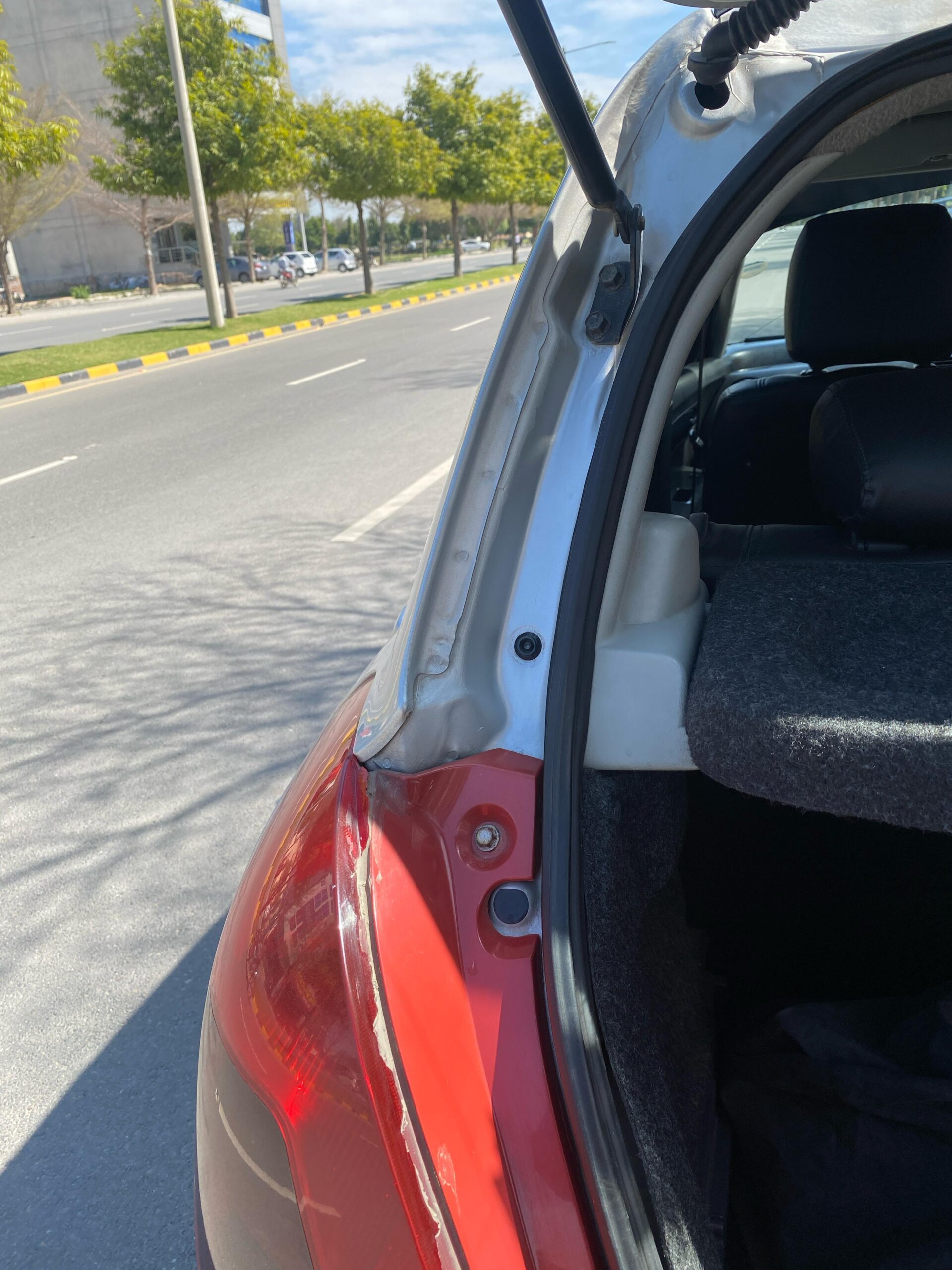 Suzuki swift DLX 2015