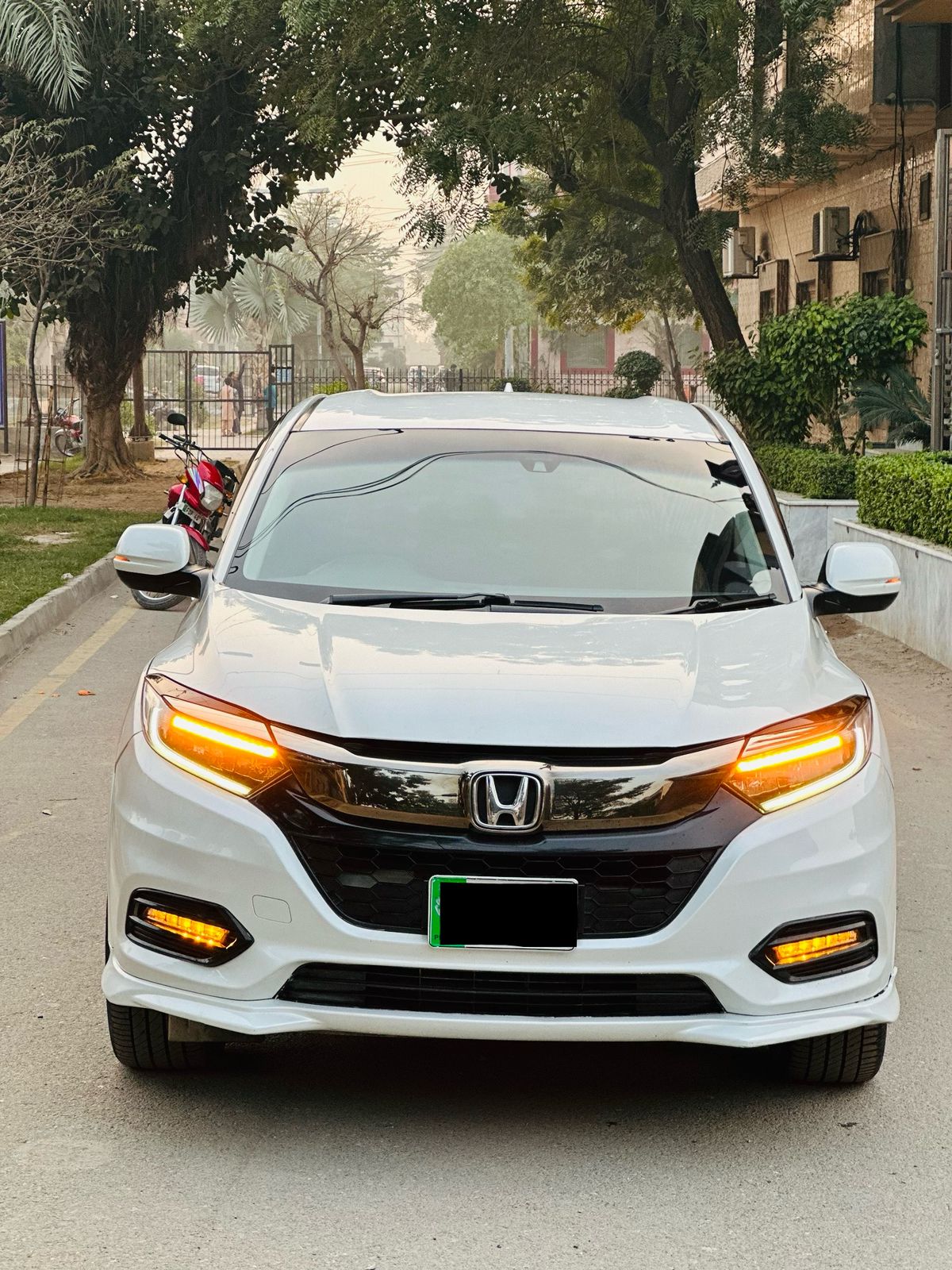 Honda vezel hybrid XL 2015/17