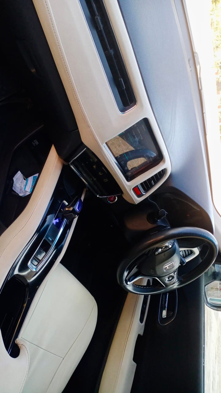 Honda vezel hybrid XL 2015/17