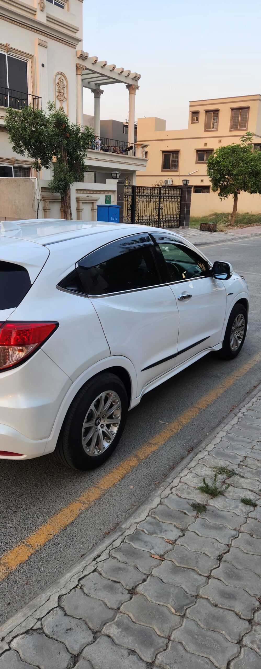 Honda vezel hybrid XL 2015/17