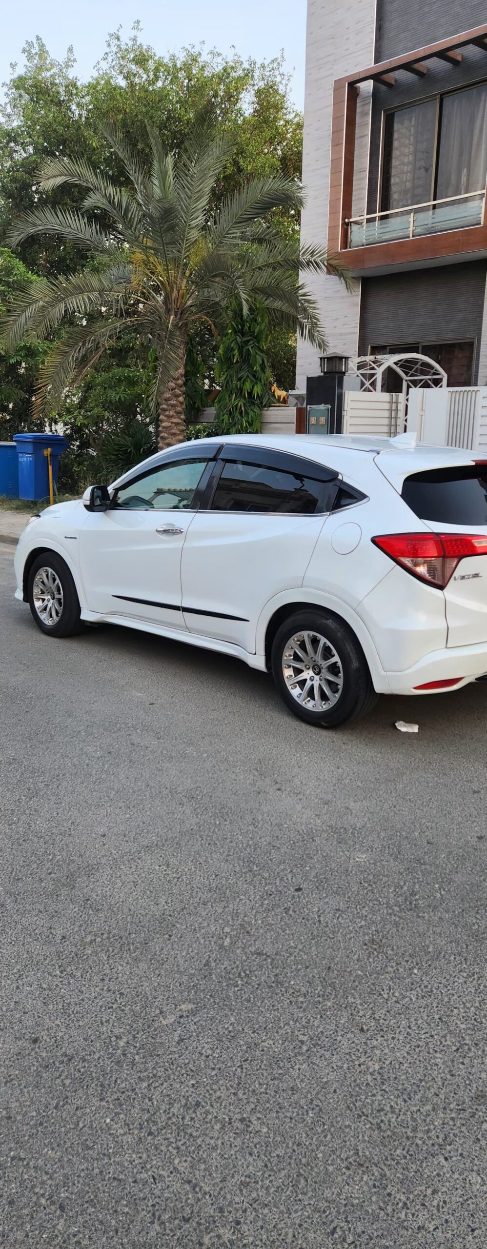Honda vezel hybrid XL 2015/17