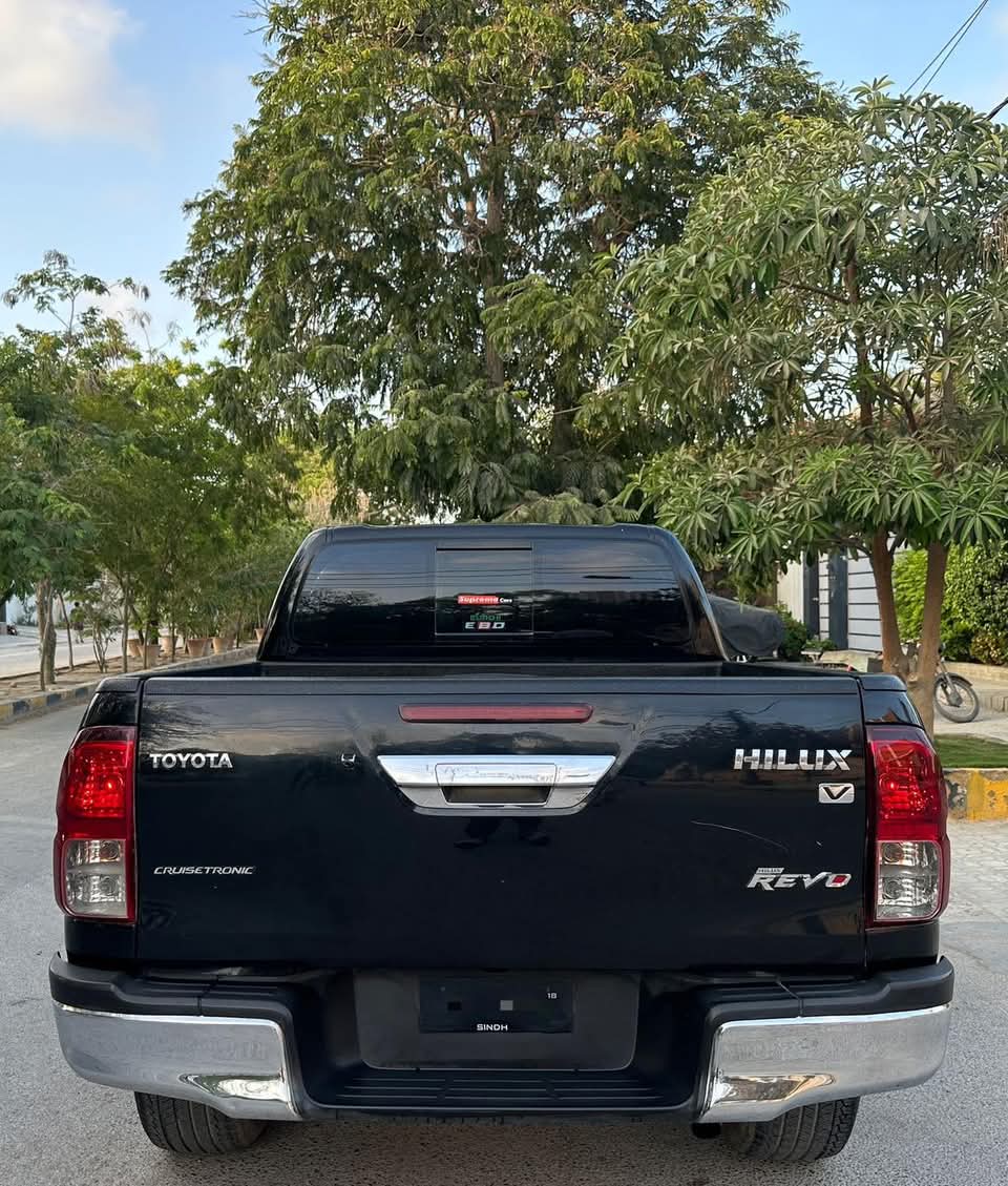 TOYOTA HILUX REVO V 2017