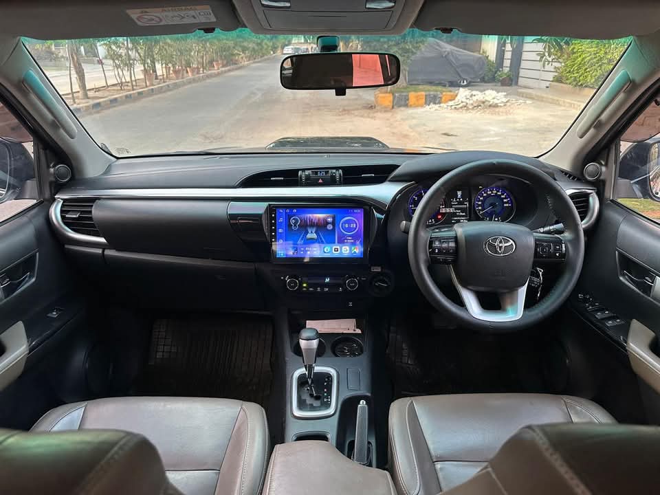 TOYOTA HILUX REVO V 2017