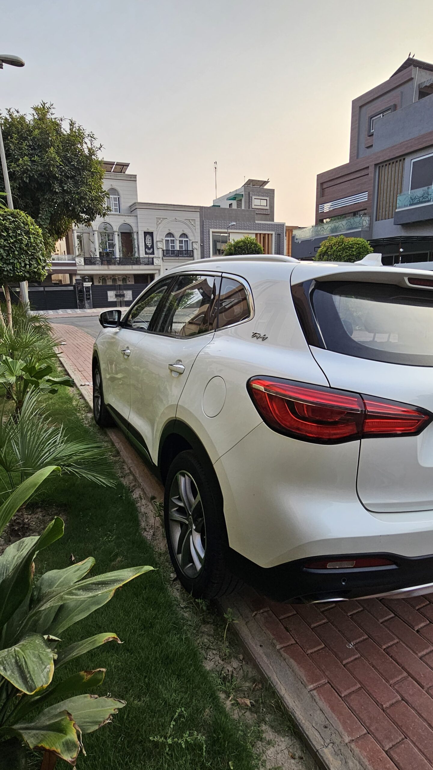 MG HS 2021
